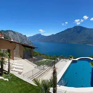 https://casa-martinelli-tremosine.it-lombardy.com